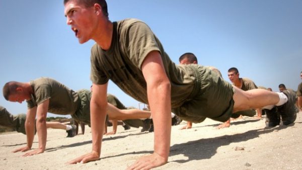 esercizi militari sui muscoli
